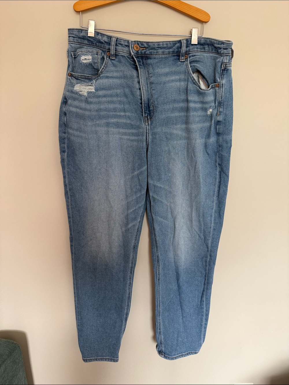 American Eagle Outfitters Light Blue Denim Jeans - Size 16